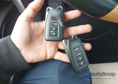 2022 Lexus Rx 350 z USA, uszkodzony, nr VIN 2T2HZMAA5NC252858